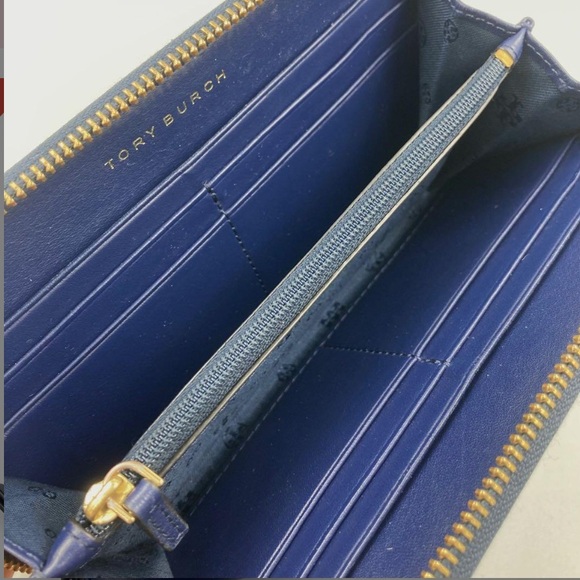 Tory Burch Peace Zip Continental
Leather Wallet Navy Sea. - Picture 4 of 9